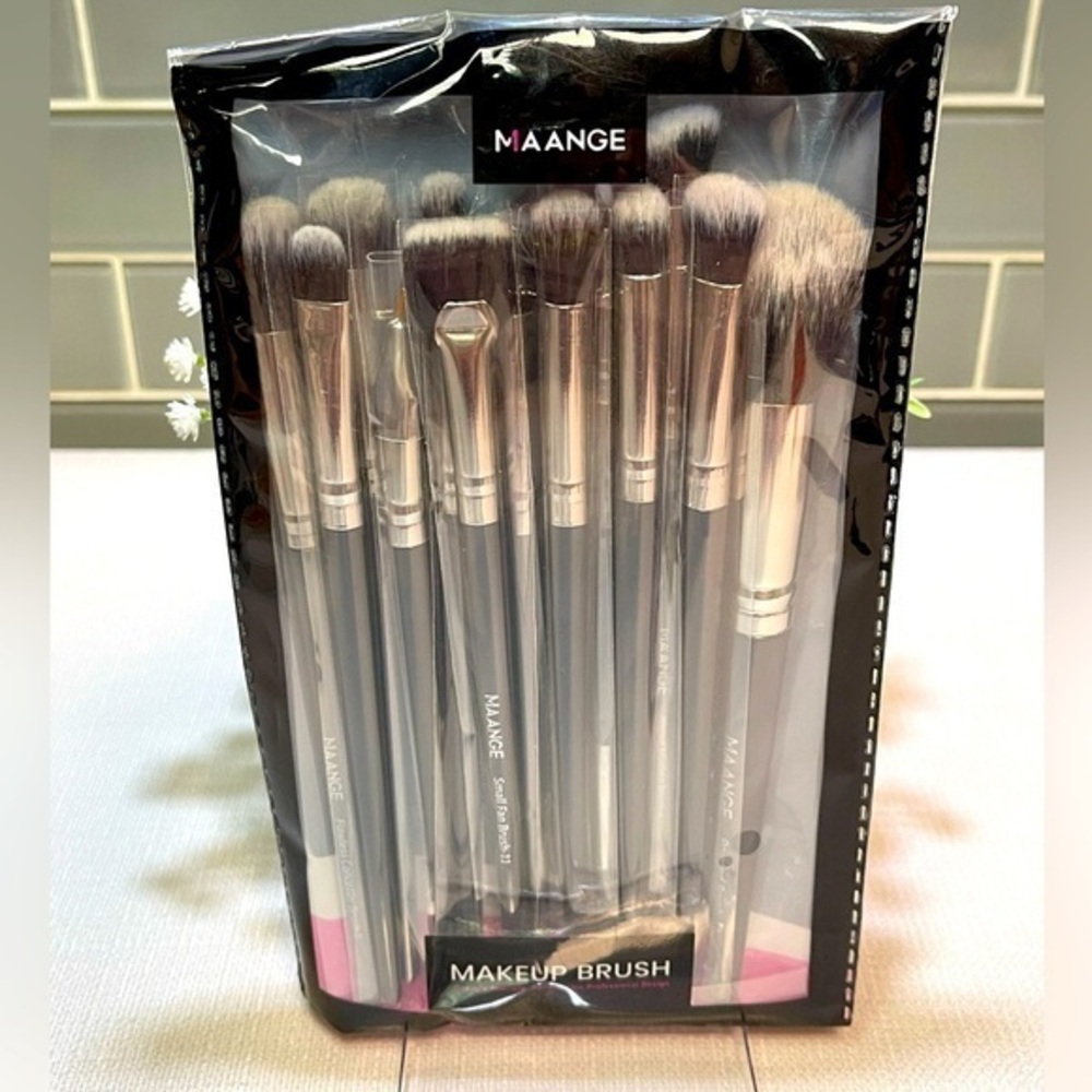 🌸 NWT Maange 13 Piece Gray & Silver Duo Fiber Makeup Brush Set